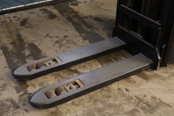 Stacker BT SWE200D Electric 2000kg 2013 BT SWE200D 2013 2 image 10