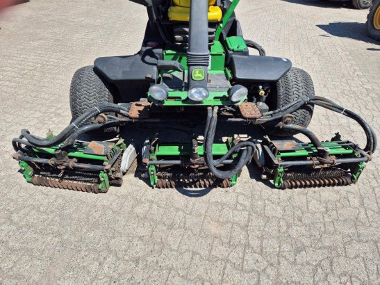 John Deere 8700 PC FM Diesel Ride-on Mower John Deere 8700 PC FM 2010 2 image 10