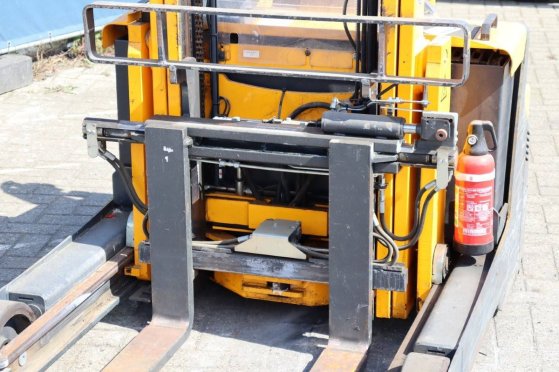 Stacker Jungheinrich 1250kg 2600mm 2 image 10