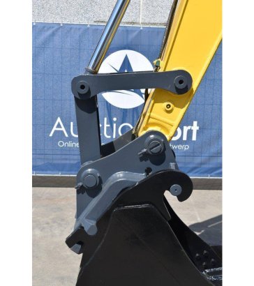 Kobelco E135SR Diesel Crawler Excavator E135SR 2 Crawler Excavators image 10