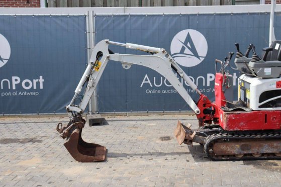 Mini excavator Takeuchi TB210R Diesel 8.8kW 2016 TB210R 2016 2 image 10