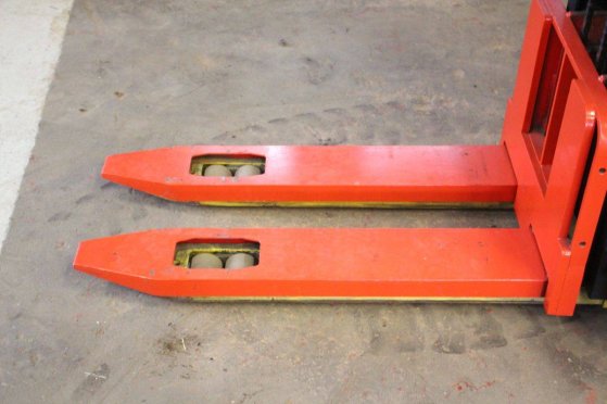 Hyster Electric Stacker 1400kg 4.63m 2017 2017 2 image 10