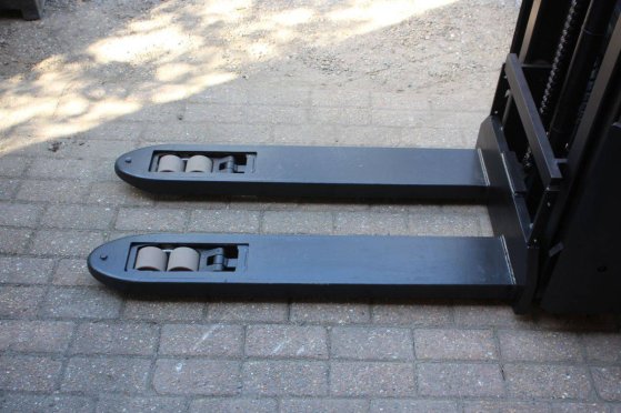 Toyota SWE200D Electric Stacker 2000kg 2.1m 2023 SWE200D 2023 2 image 10