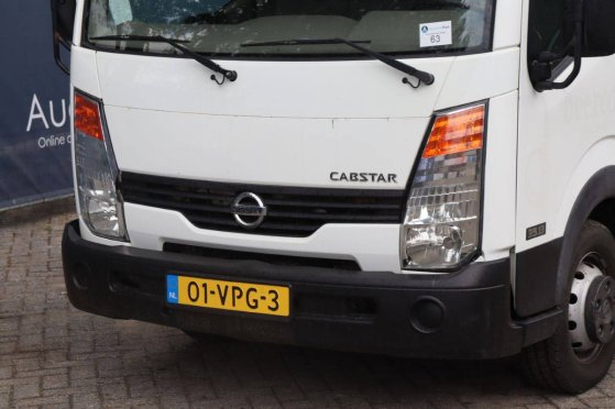 Crane truck Nissan Cabstar 35.13 Diesel 131hp 2008 Cabstar 35.13 2008 2 Crane trucks image 10