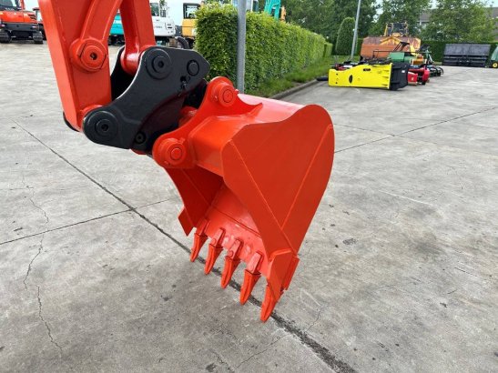 Midi excavator Kubota KX155-3SZ Diesel 2014 KX155-3SZ 2014 2 image 10