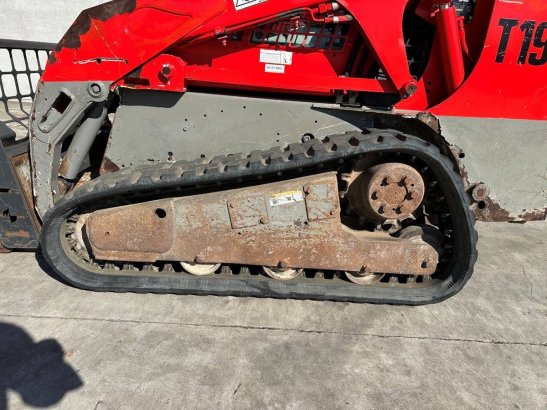 Tracked skid steer loader Bobcat T190 Diesel 2004 T190 2004 2 image 10