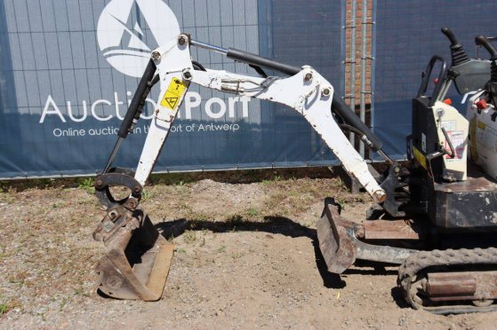 Bobcat E10 Diesel Mini Excavator E10 2 image 10
