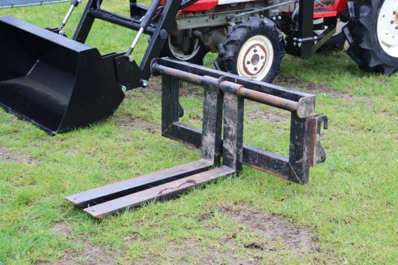 Yanmar YM1602D Diesel Mini Tractor with Front Loader and Fork Head (Margin) YM1602D 2 image 10
