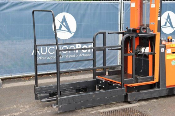 Order picker BT OME 100MW Electric 850kg 2.7m 2015 BT OME 100MW 2015 2 Order pickers image 10