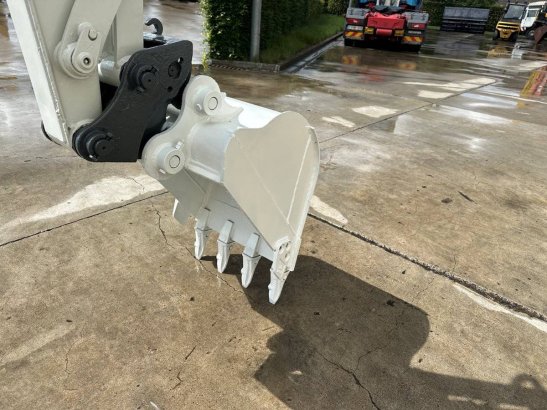 Midi excavator Takeuchi TB135 Diesel 2014 TB135 2014 2 image 10