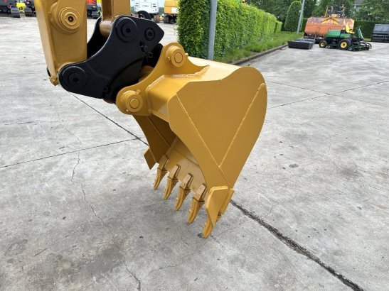 Midi excavator Caterpillar 305.5E2 Diesel 2018 305.5E2 2018 2 image 10
