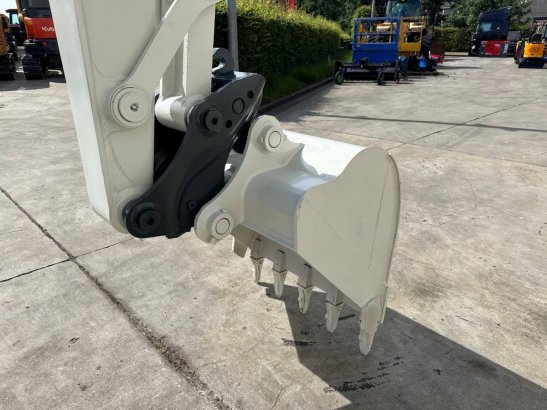 Midi excavator TAKEUCHI TB175 TB175 2011 2 Crawler Excavators image 10