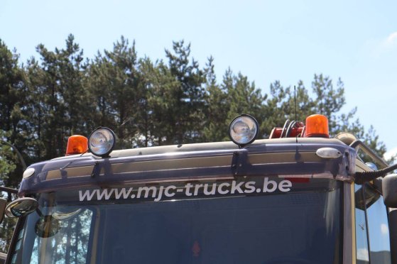 Crane truck Iveco Trakker 350 6x4 Diesel 2006 Trakker 350 6x4 HOOKLIFT + CRANE FASSI F120.22 (5/6 F) 2006 2 Crane trucks i...