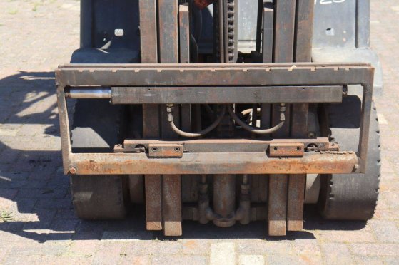 Linde H25 Diesel Forklift 2500kg H25 2 Forklift image 10