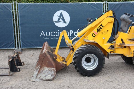 Articulated loader Giant V451T Diesel 33kW 2002 Giant V451T 2002 2 Wheel Loaders image 10