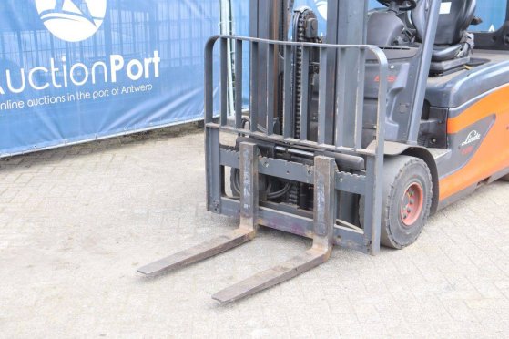 Linde E25L-01 Electric Forklift 2500kg 2016 E25L-01 2016 2 Forklift image 10