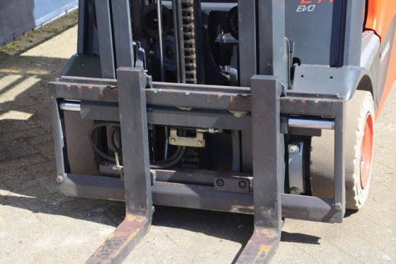 Forklift Linde E14-02 Electric 1400kg 7m 2017 E14-02 2017 2 Forklift image 10
