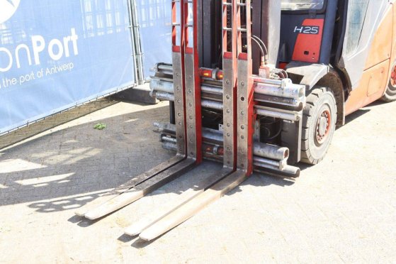 Linde H25D Diesel Forklift 2500kg 7m 2004 H25D 2004 2 Forklift image 25