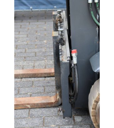 Linde E16-02 Electric Forklift 1600kg 4.0m 2016 E16-02 2016 2 Forklift image 10
