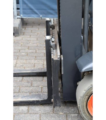 Linde E16P-02 Electric Forklift 1600kg 4.0m 2018 E16P-02 2018 2 Forklift image 10