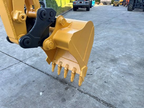 Midi excavator Komatsu PC40MR-2 Diesel 2012 PC40MR-2 2012 2 Crawler Excavators image 10