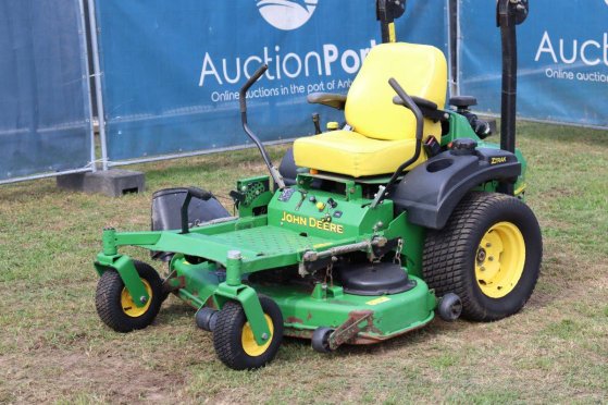 John Deere ZTRAK 717E Petrol Ride-on Mower 14.2kW John Deere ZTRAK 717E 2 image 10