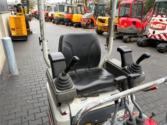 Mini excavator Takeuchi TB210R Diesel 8.8kW 2015 TB210R 2015 2 image 10
