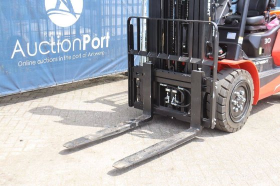 Forklift EP Equipment EFL 30 Pro Electric 3000kg 2026 EP Equipment EFL 30 Pro 2026 2 Forklift image 55
