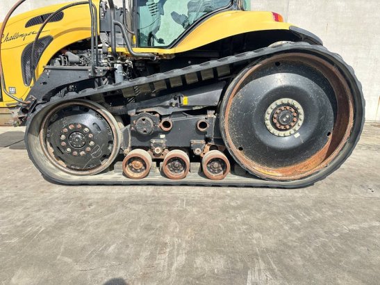 Caterpillar Challenger MT765 Diesel Tracked Tractor 2004 Challenger MT765 2004 2 image 10