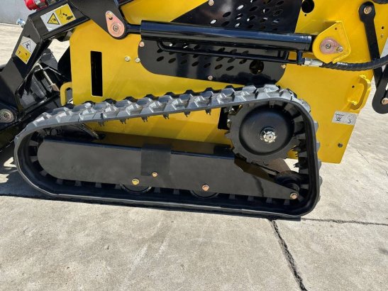 Delano T360 Crawler Skid Steer Loader Petrol 2026 New Delano T360 2026 1 image 10
