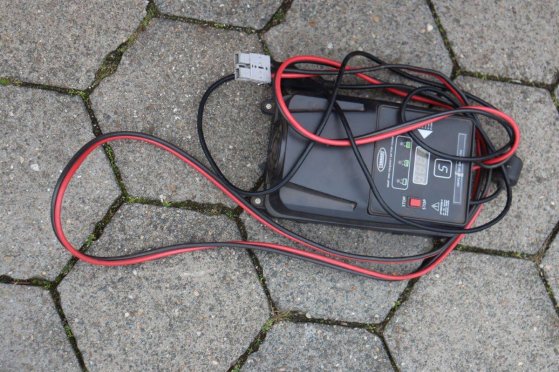 Tennant 6100 Electric Sweeper 2017 TENNANT 6100 2017 2 image 10
