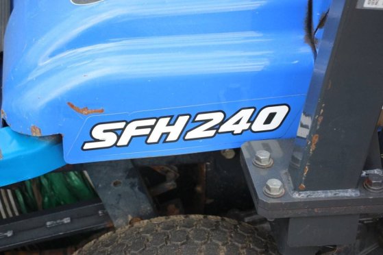 Ride-on mower Iseki SFH 240 High-discharge 4x4 Diesel 27hp 2015 Iseki SFH 240 Hooglosser 2015 2 image 10