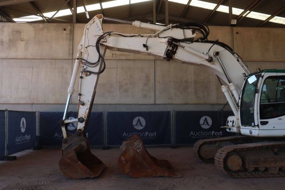 Crawler excavator Hyundai Robex 210LC-9 Diesel 193kW 2013 Robex 210LC-9 2013 2 Crawler Excavators image 10
