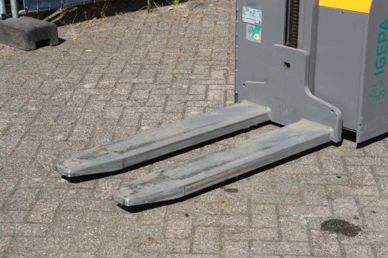 Stacker Jungheinrich EMC 110 Electric 1000kg 2020 EMC 110 2020 2 image 10