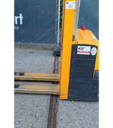 Stacker Jungheinrich EJC 110 Electric 1600kg 3.0m 2008 EJC 110 2008 2 image 10