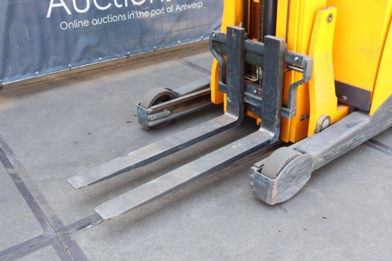 Jungheinrich ETV 114 Electric Reach Truck 1400kg 8.72m 2011 ETV 114 2011 2 image 10