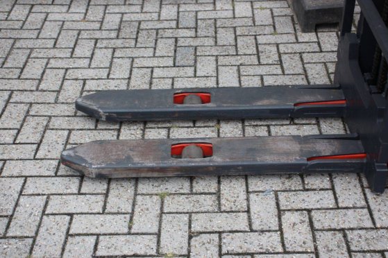 Linde L12 Electric Stacker 1200kg 4.2m 2008 10056 2008 2 image 25