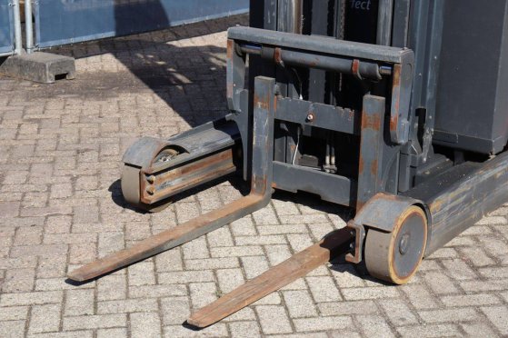 Fenwick-Linde Electric Reach Truck 1400kg 2018 Fenwick-Linde R14-01 2018 2 image 10