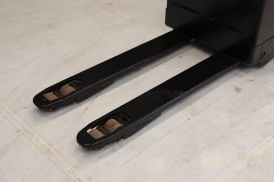 BT Electric Pallet Truck BT 2 Pallet trucks image 10