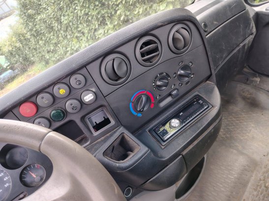 BE Combination Iveco Daily 3.0 Diesel 170hp 2005 with Semi-Low Loader VELDHUIZEN P33-7A 2005 2 Lowloader semi-trailers ima...