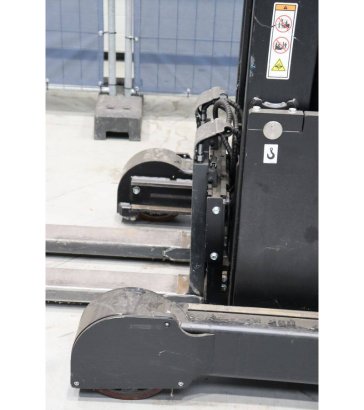 Hyster R2.0 Electric Reach Truck 2000kg 6.6m 2021 R2.0 2021 2 image 10