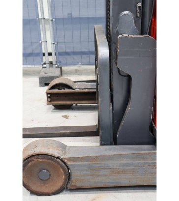 Linde R10B-01 Electric Reach Truck 1000kg 7.8m 2017 R10B-01 2017 2 image 10