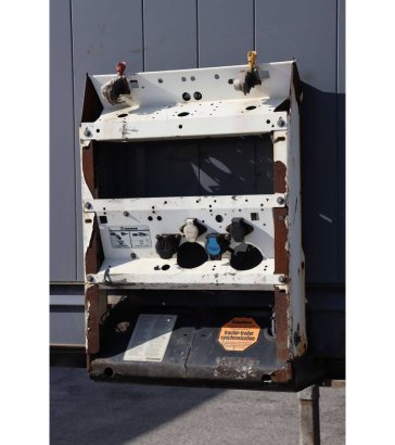 Closed Semi-Trailer Krone SD 39000kg 2014 SD 2014 2 Box semi-trailers image 10