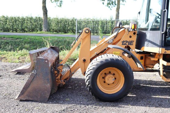 Case 121E Diesel 44kW Wheel Loader 2008 121E 2008 2 Wheel Loaders image 10