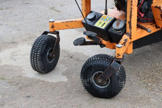 Wood Chipper Eliet Super Prof 2000 Petrol 18hp 2011 Eliet Super Prof 2000 2011 2 image 10