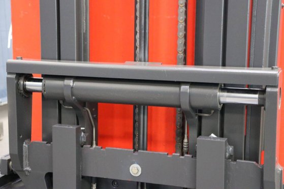 Linde R14-01 Electric Reach Truck 1400kg 8.6m 2015 R14-01 2015 2 image 10