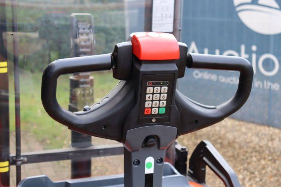 Toyota SWE200 Electric Stacker 2000kg 3.1m 2019 SWE200 2019 2 image 10
