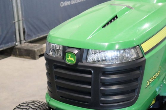 John Deere X950R Diesel Ride-on Mower 2014 John Deere X950R 2014 2 image 11