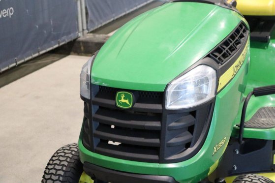 John Deere X135R Petrol Ride-on Mower 2016 John Deere X135R 2016 2 image 11