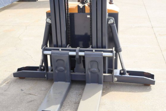 Nycheki EW15 Electric Stacker 1500kg 5.5m New Nycheki EW15 1 image 11
